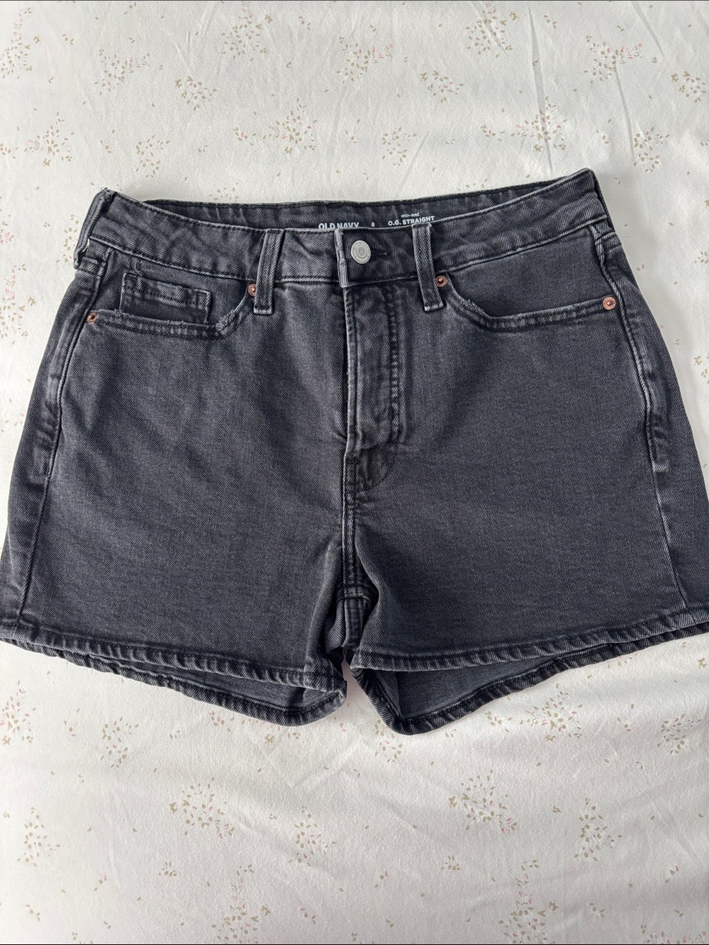 OLD NAVY BLACK DENIM SHORTS in Size 8